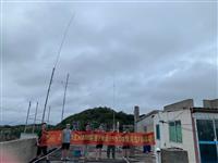 先来张有关人员设台留念照